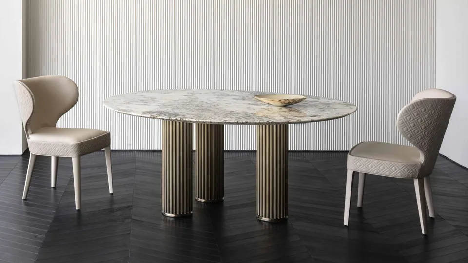 Aida Stuhl — Rugiano