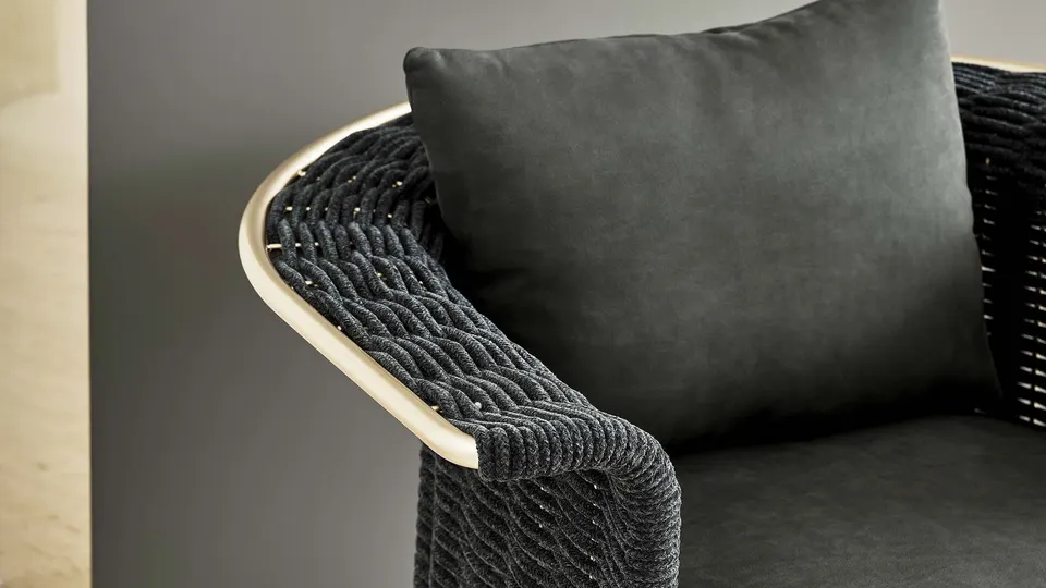 Marina In armchair — Rugiano, photo 2